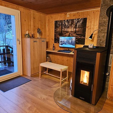Petit Chalet Rustique Et Bucolique Bovernier Exterior photo