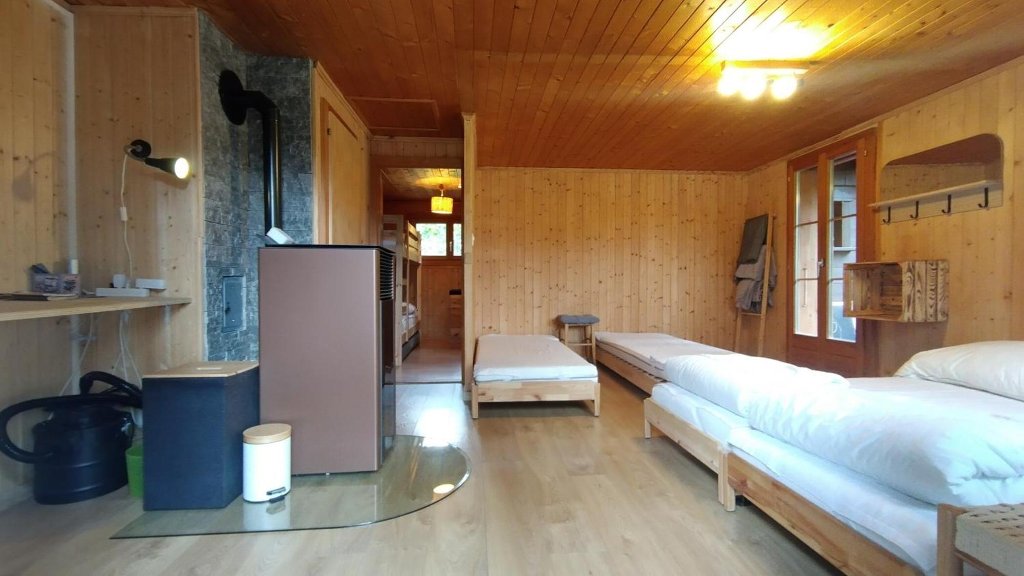 Petit Chalet Rustique Et Bucolique Bovernier Exterior photo
