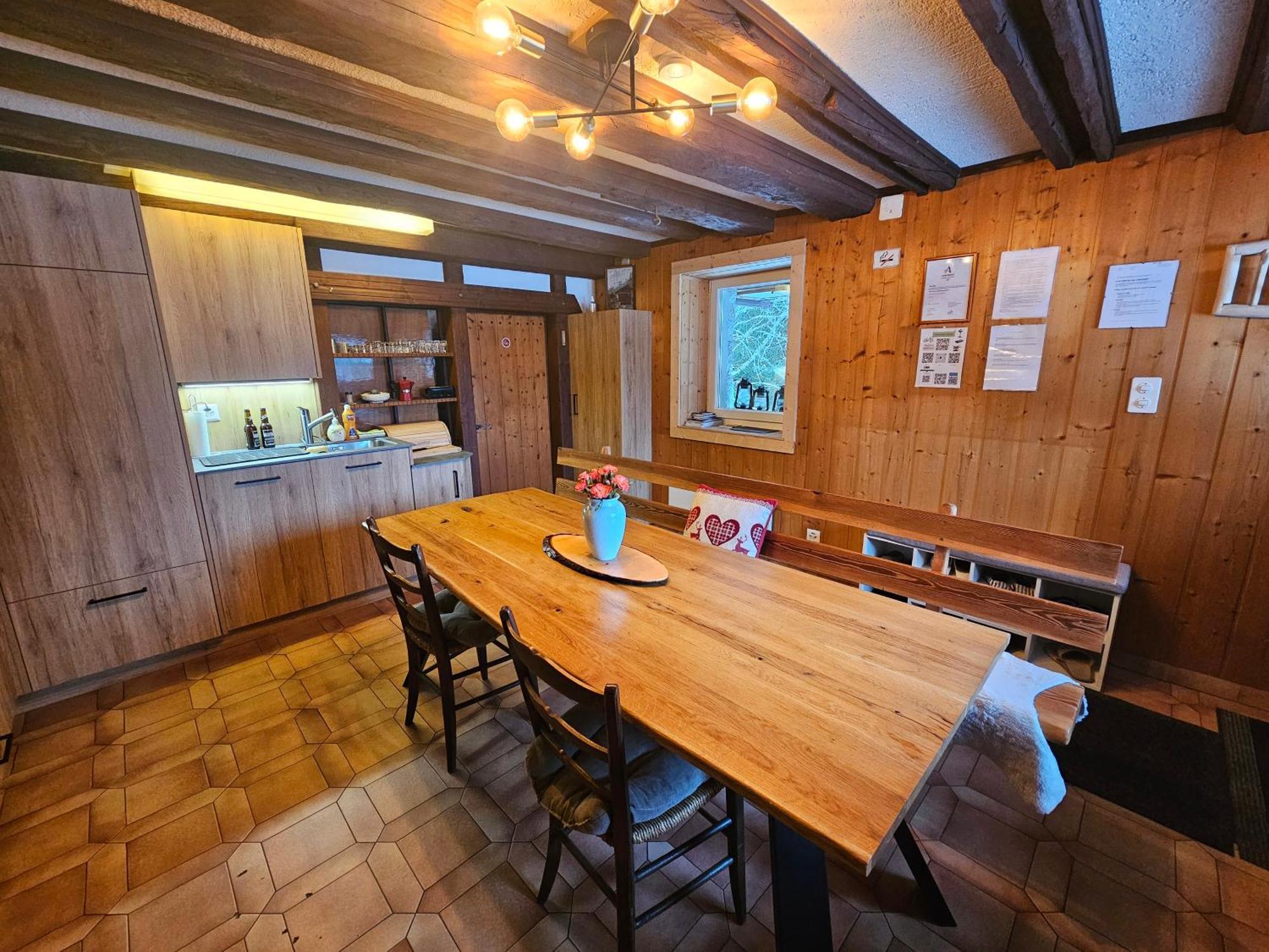 Petit Chalet Rustique Et Bucolique Bovernier Exterior photo